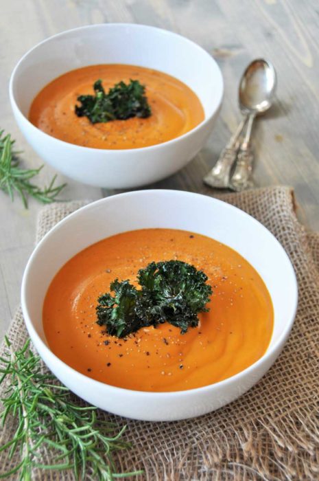 creamy-roasted-carrot-garlic-and-rosemary-soup